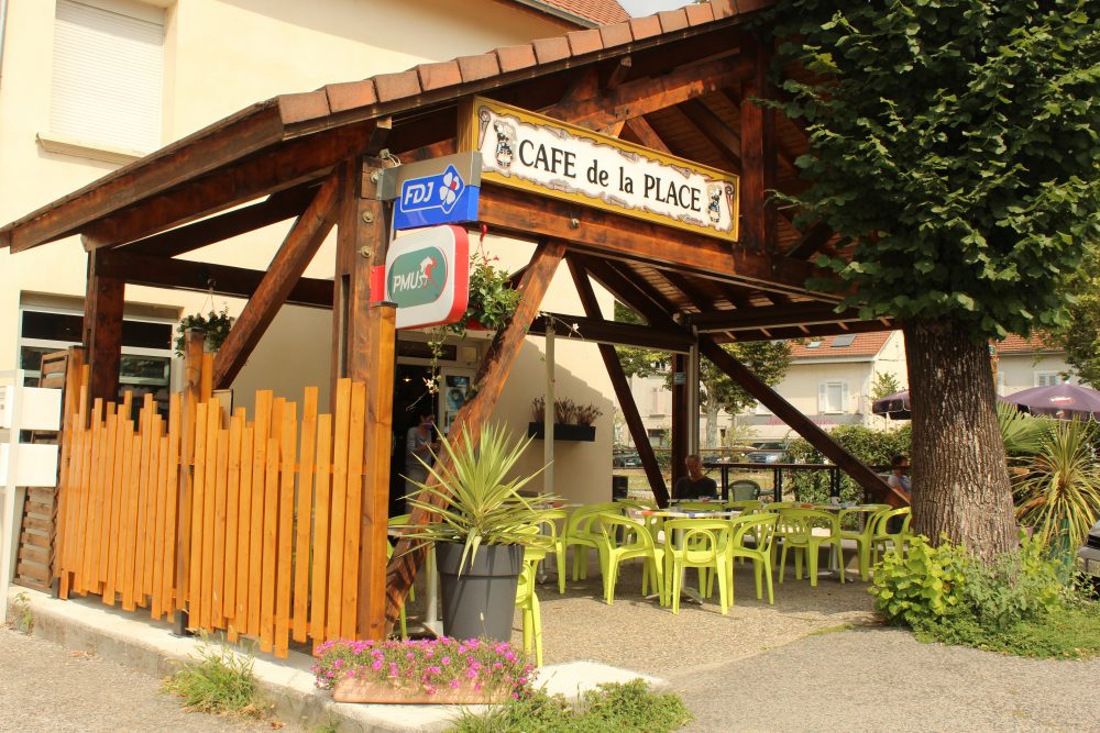 Portraits de nos commerçants : le café de la gare